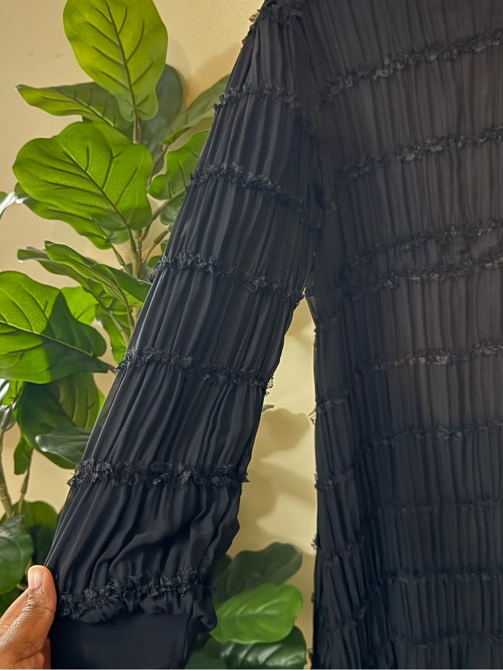 K&K Boutique | Elegant Black Dress - Picture 4 of 5
